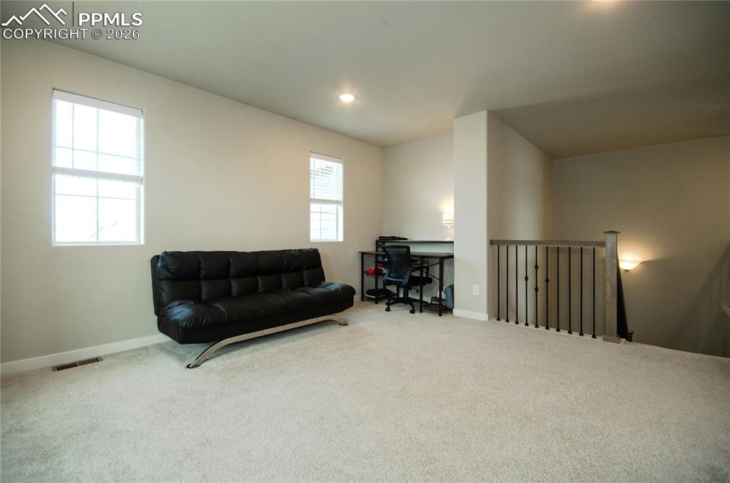 Image 18 of 44: Sitting Room