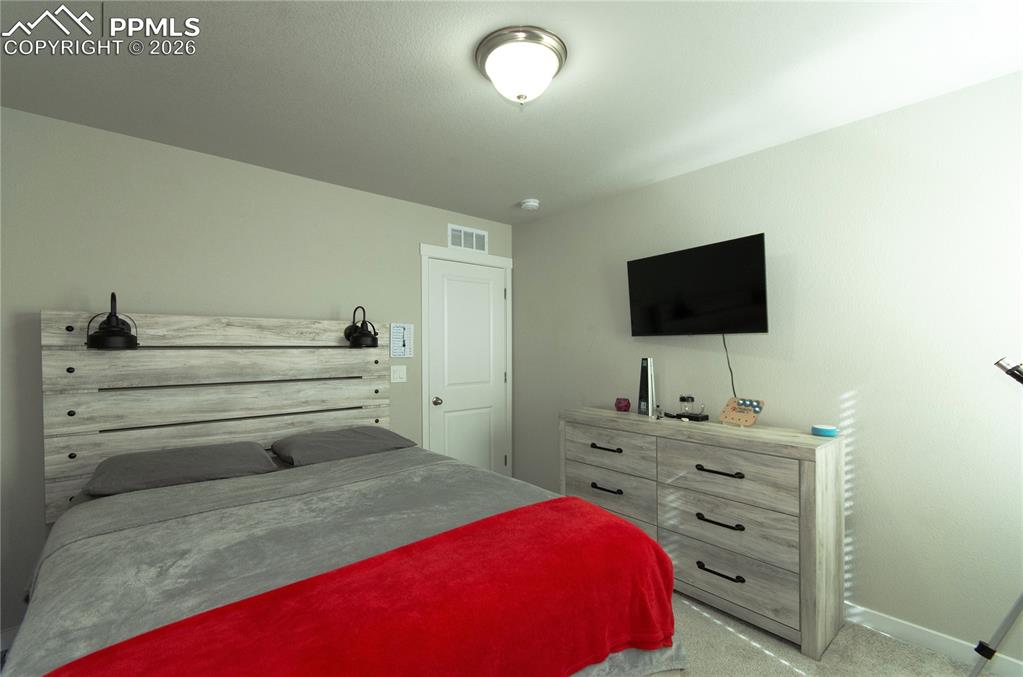 Image 23 of 44: Bedroom