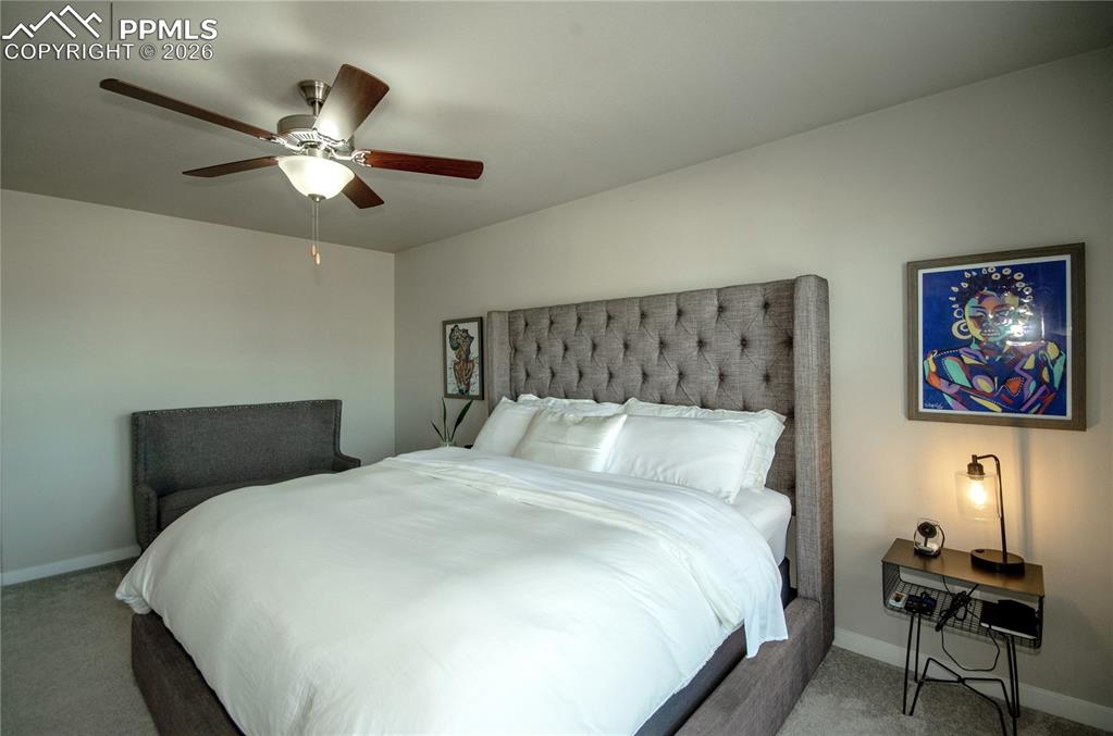 Image 27 of 44: Bedroom