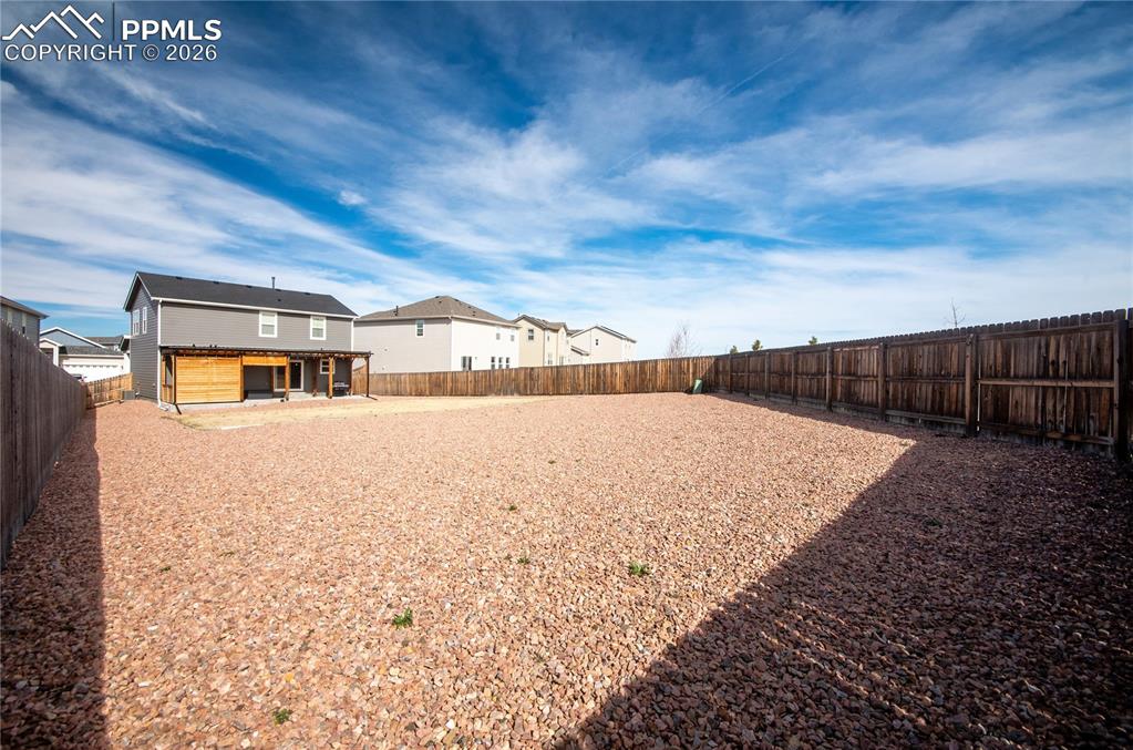 Image 39 of 44: Yard