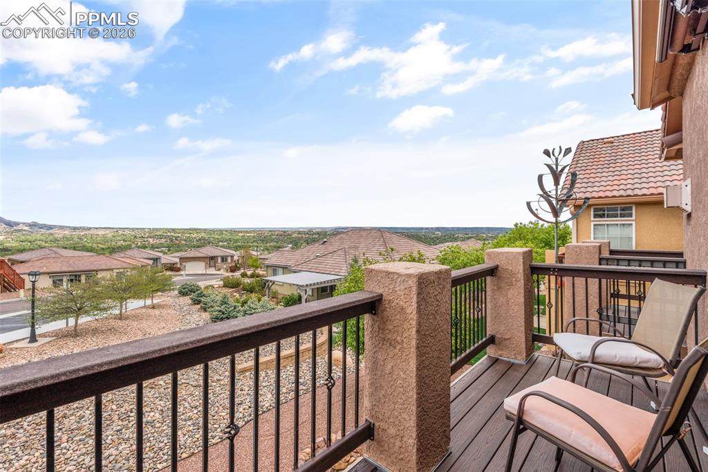 Image 10 of 39: Deck