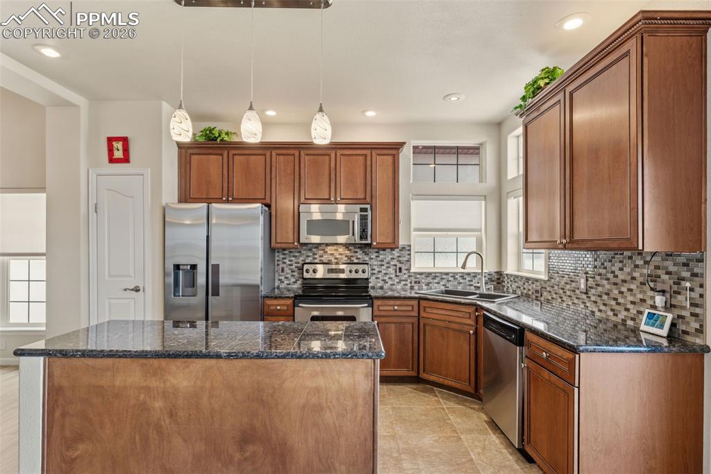 Image 13 of 39: Kitchen