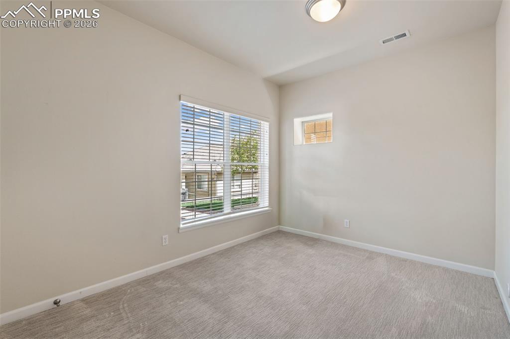 Image 34 of 39: Bedroom