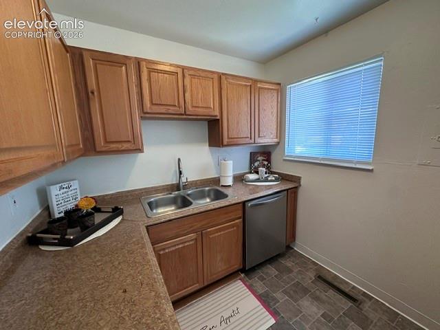 Image 4 of 20: Kitchen with dining area