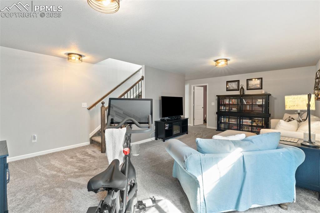 Image 28 of 36: Living Room