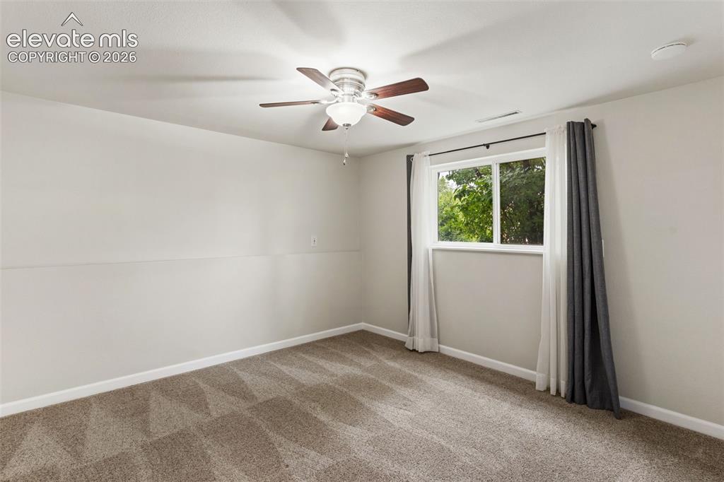 Image 17 of 27: Lower Bedroom #1