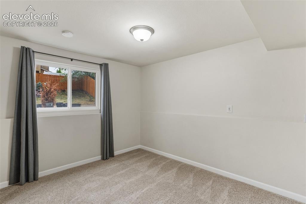 Image 20 of 27: Lower Bedroom #2