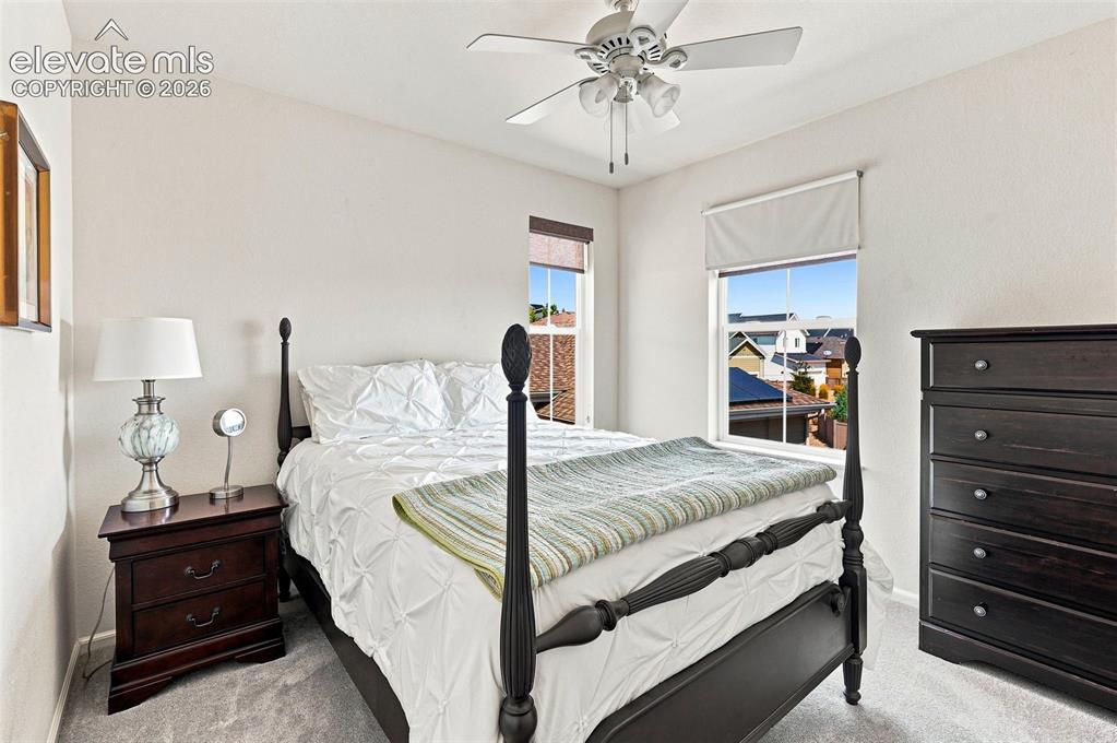 Image 20 of 39: Light, bright and spacious secondary bedroom