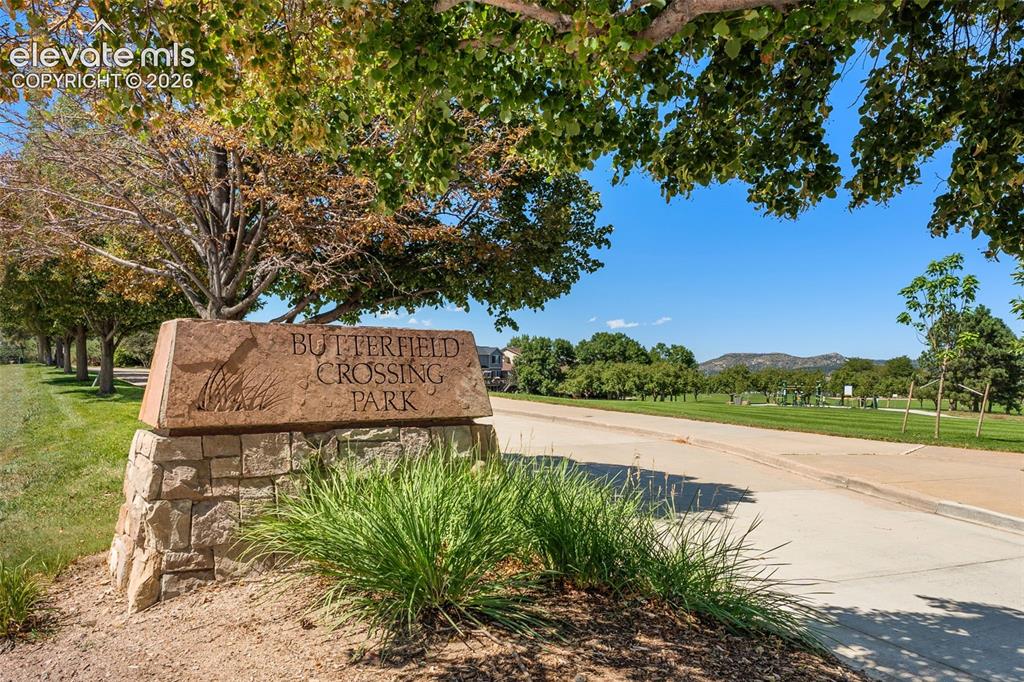Image 31 of 39: Home is in close proximity to many parks- Butterfield Park in particular