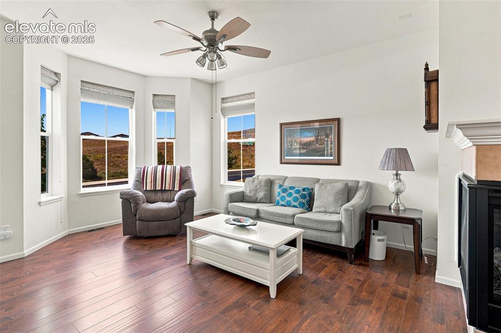 Image 5 of 39: Living Room
