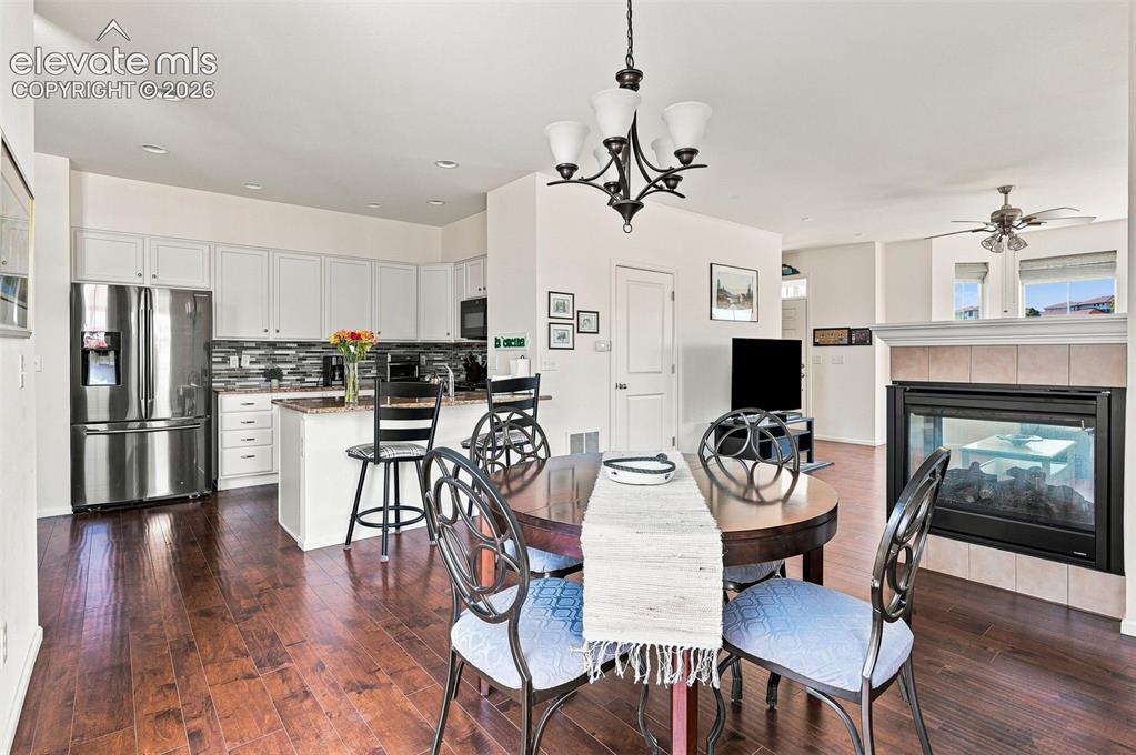 Image 7 of 39: Dining Area