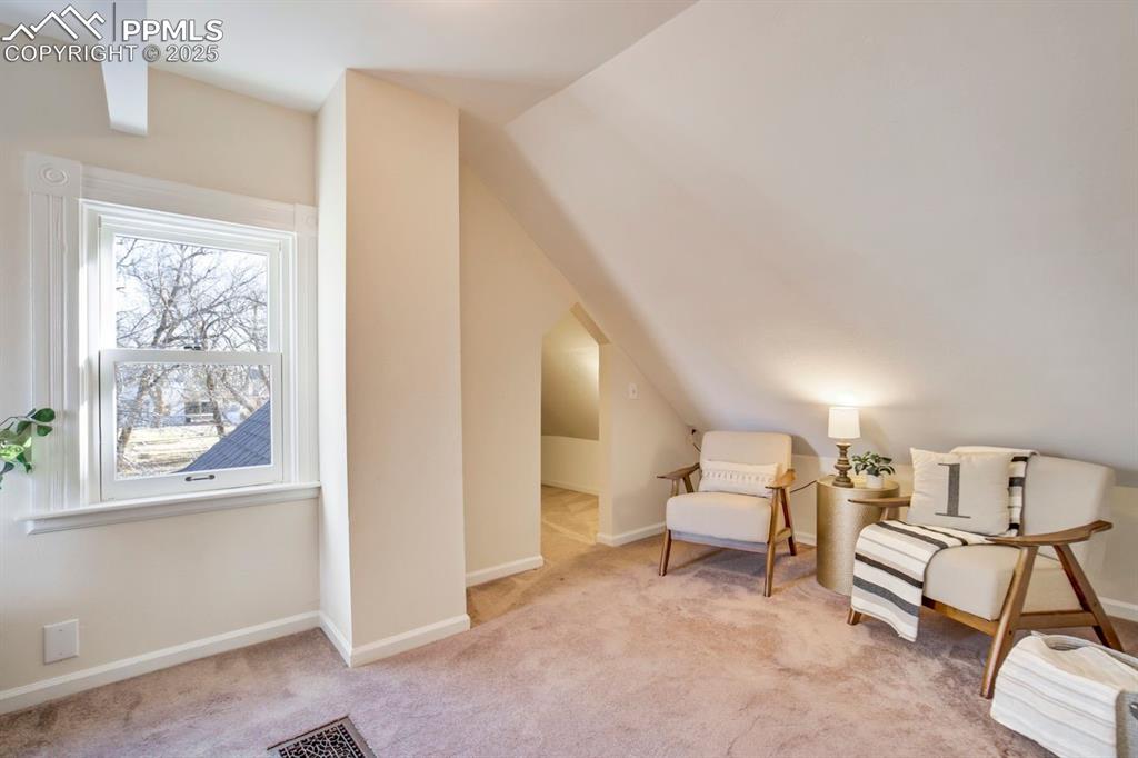 Image 16 of 40: Bedroom