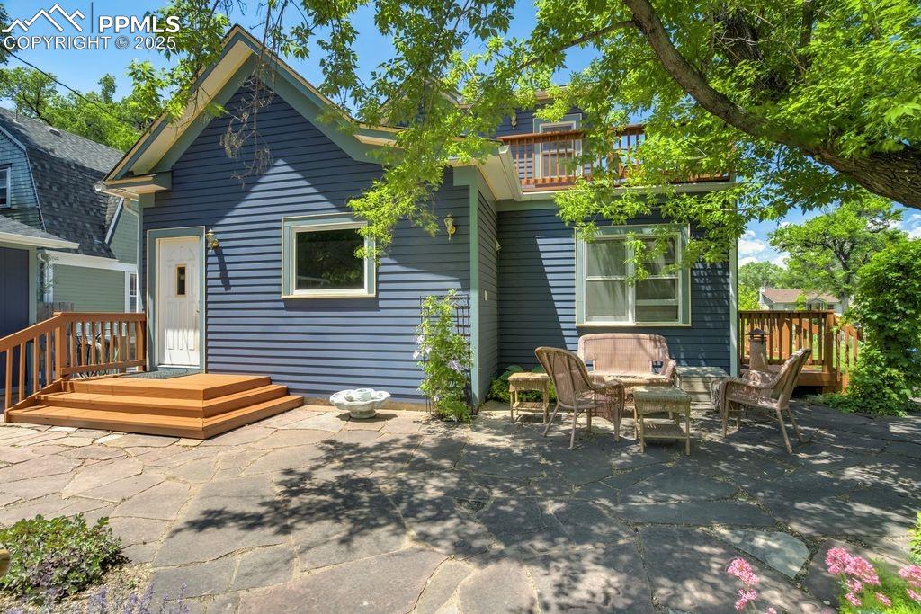 Image 38 of 40: Back of Structure