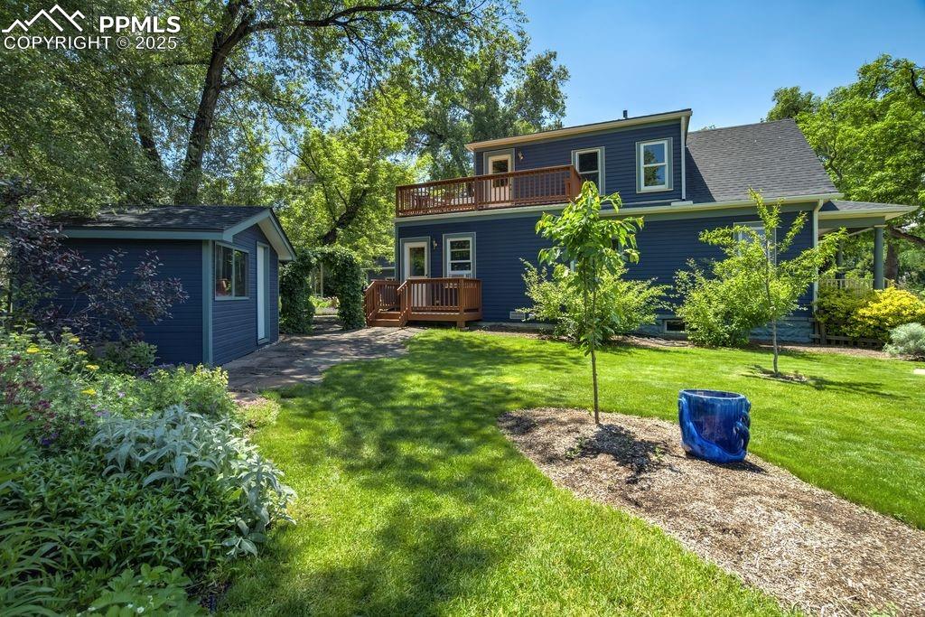 Image 39 of 40: Back of Structure