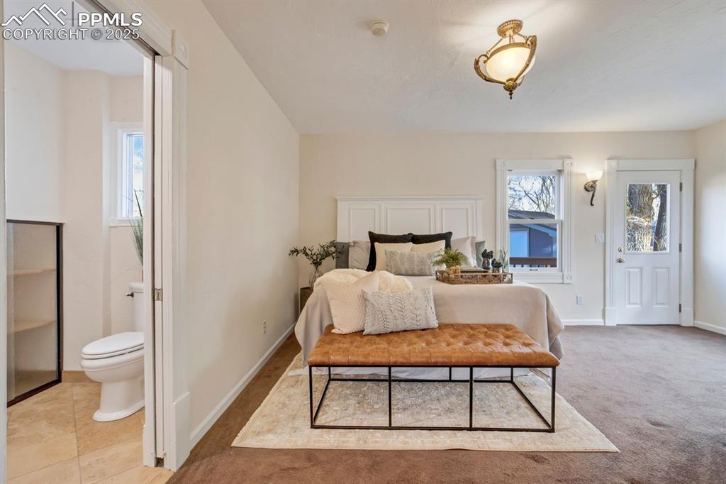 Image 9 of 40: Bedroom