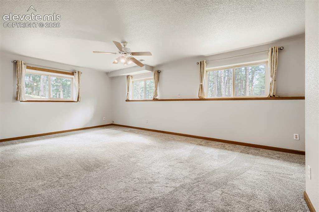 Image 27 of 49: Floor Plan