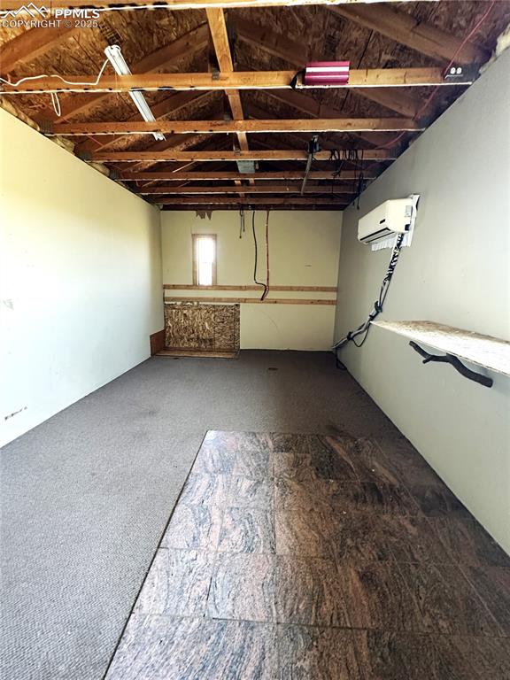 Image 12 of 21: Garage