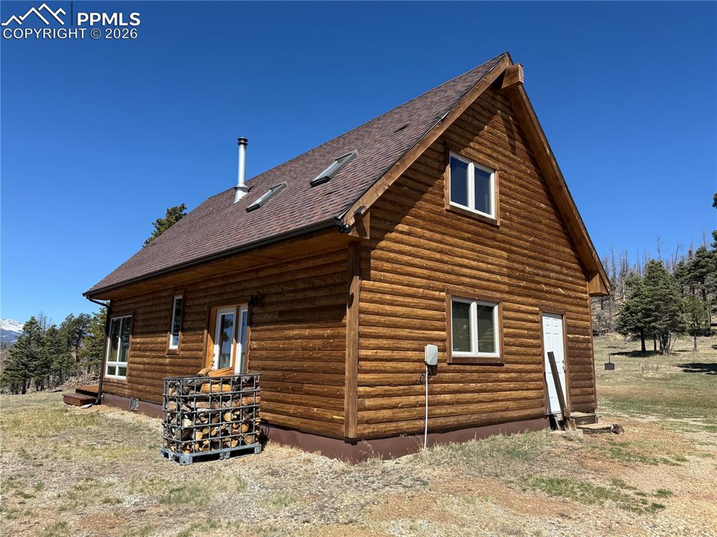 Image 17 of 40: Side of Structure