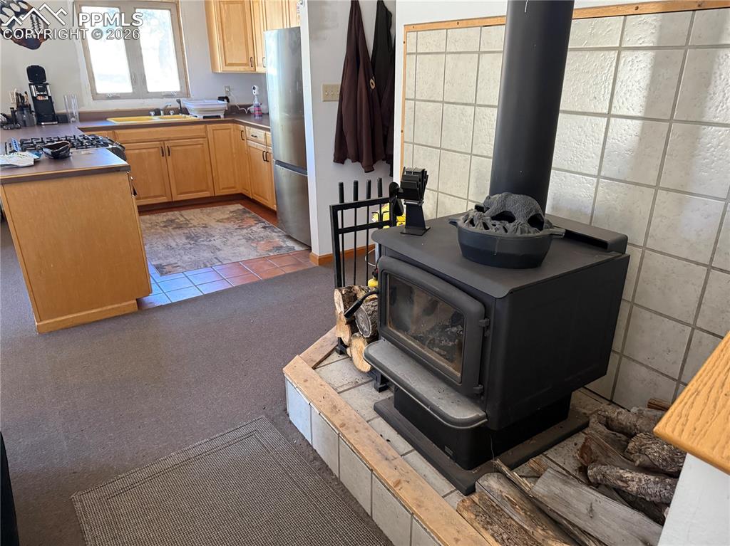 Image 30 of 40: Kitchen