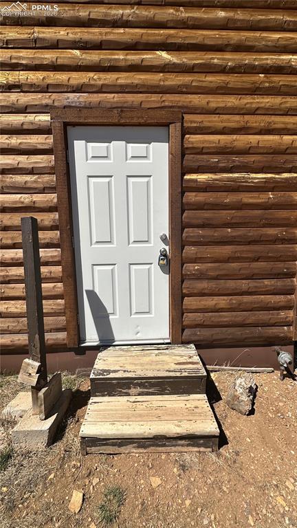 Image 39 of 40: Entry