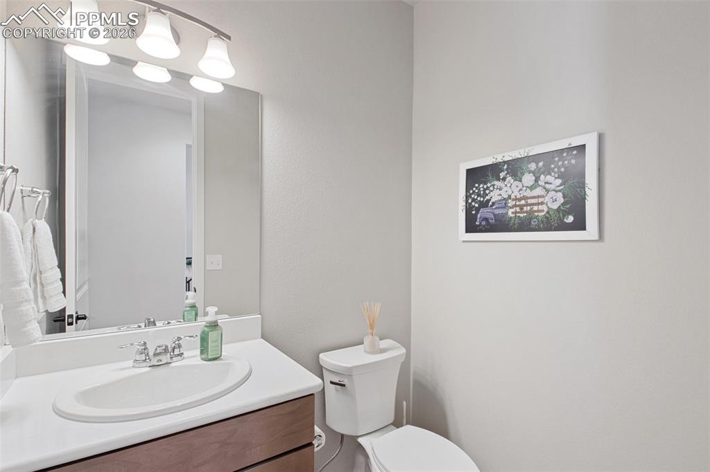 Image 28 of 50: Bathroom