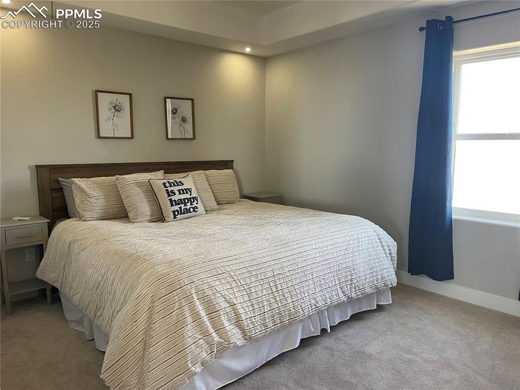 Image 17 of 17: Bedroom