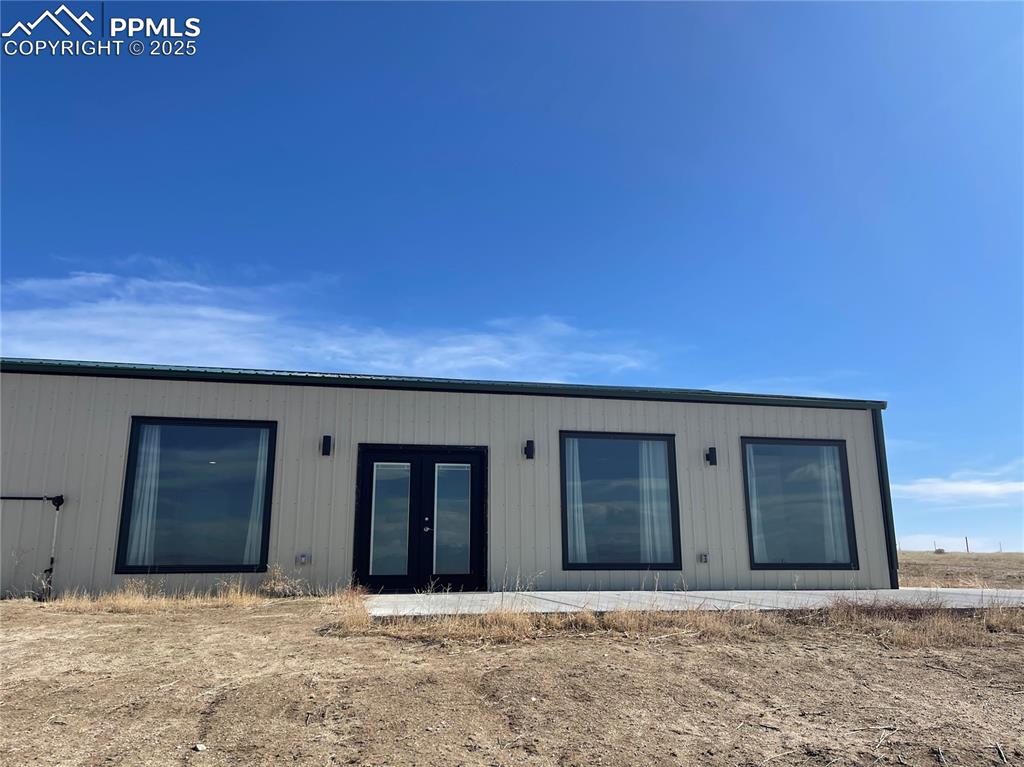 Image 7 of 17: Back of Structure