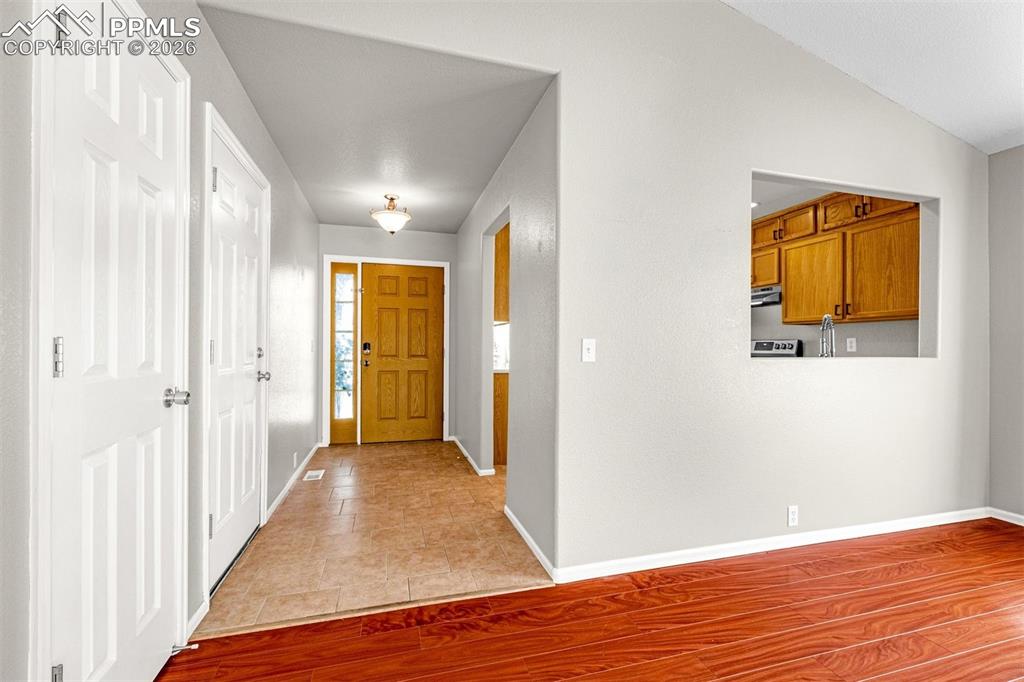 Image 10 of 33: Entry