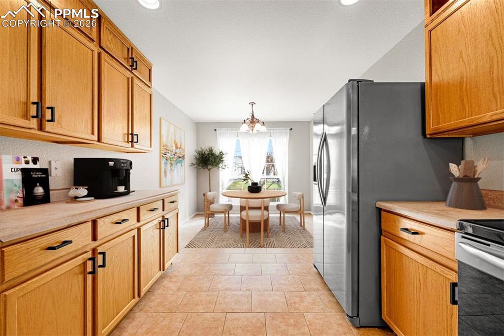 Image 11 of 33: Kitchen