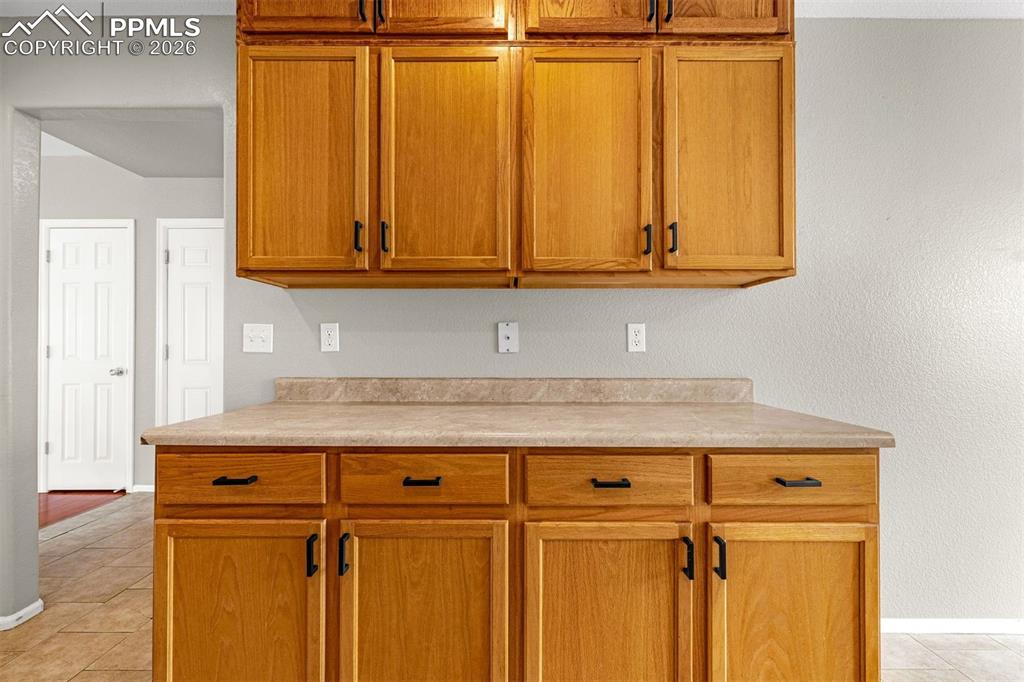 Image 14 of 33: Kitchen