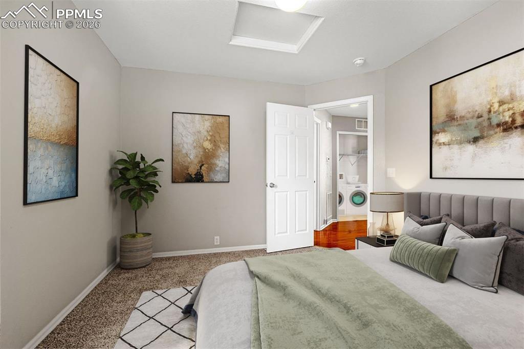 Image 25 of 33: Bedroom