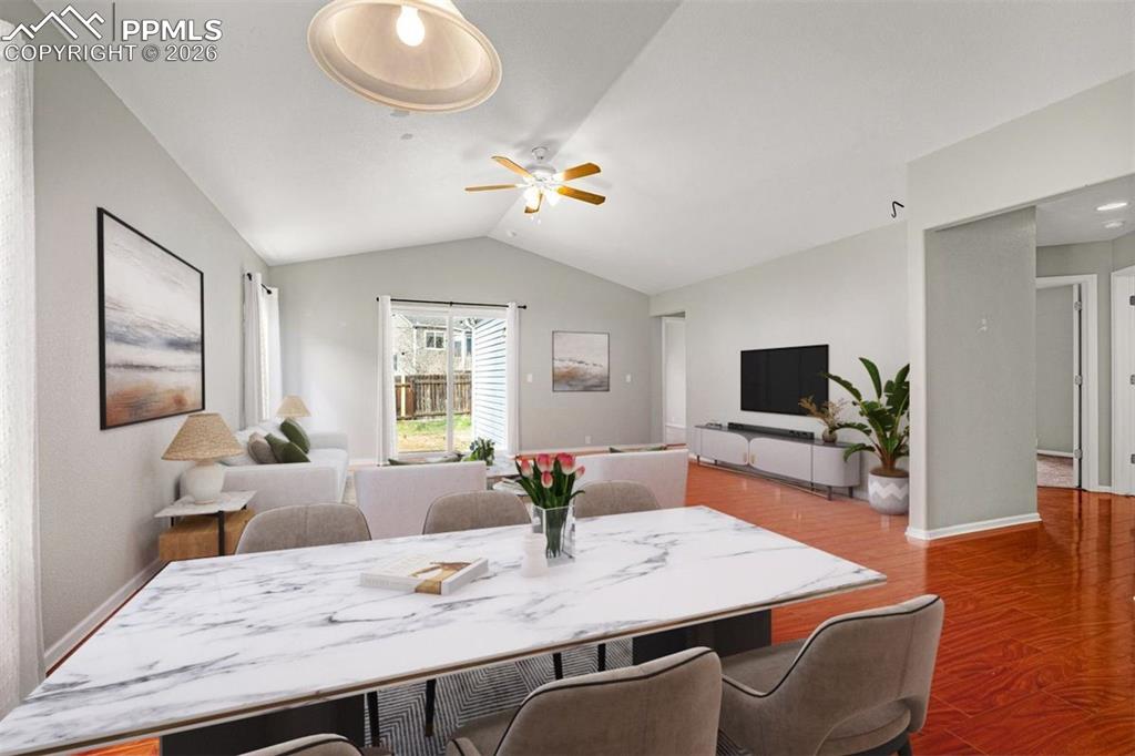 Image 9 of 33: Dining Area