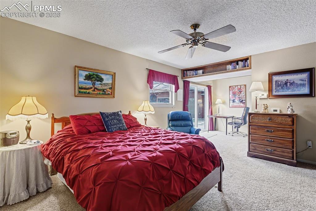 Image 20 of 50: Bathroom