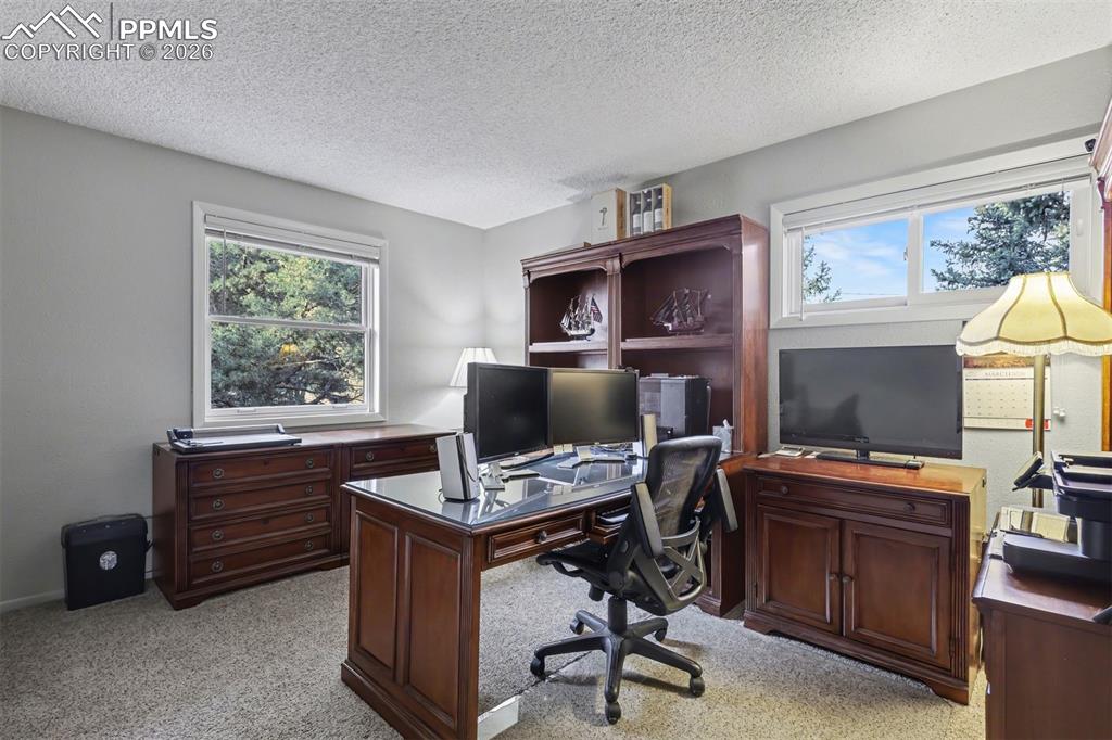 Image 29 of 50: Entry