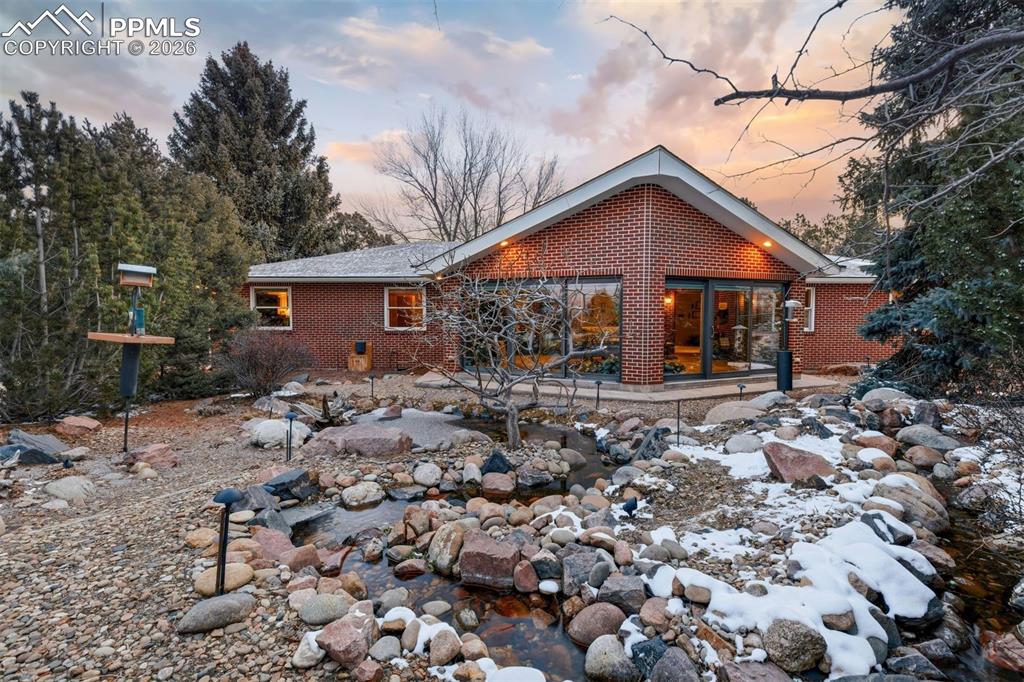 Image 34 of 50: Patio