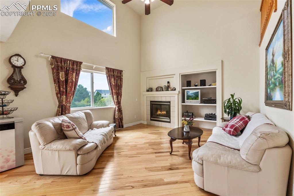 Image 10 of 41: Living Room