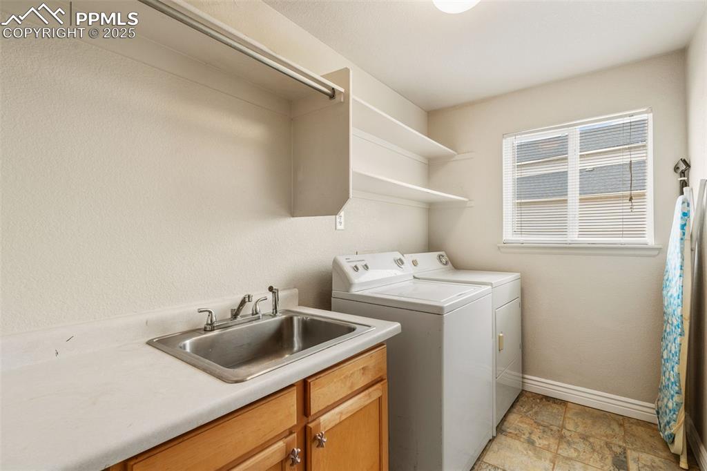 Image 22 of 41: Laundry