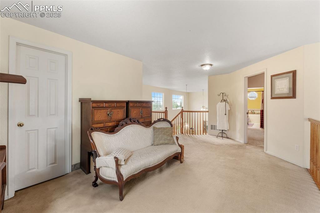 Image 26 of 41: Loft