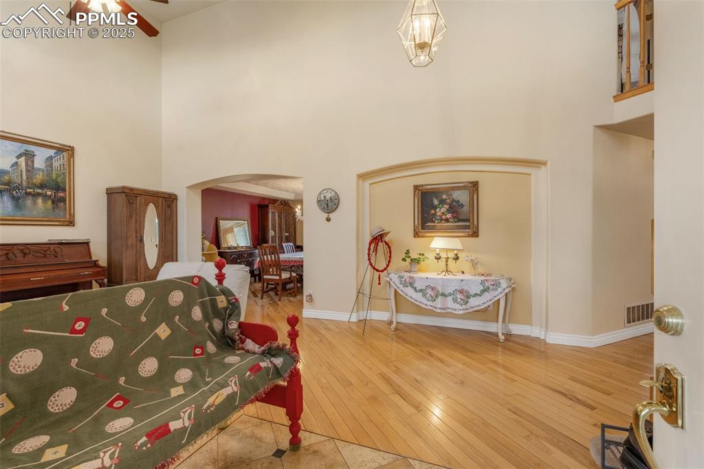 Image 3 of 41: Entry