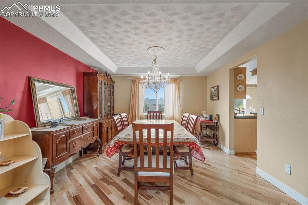 Image 8 of 41: Dining Area