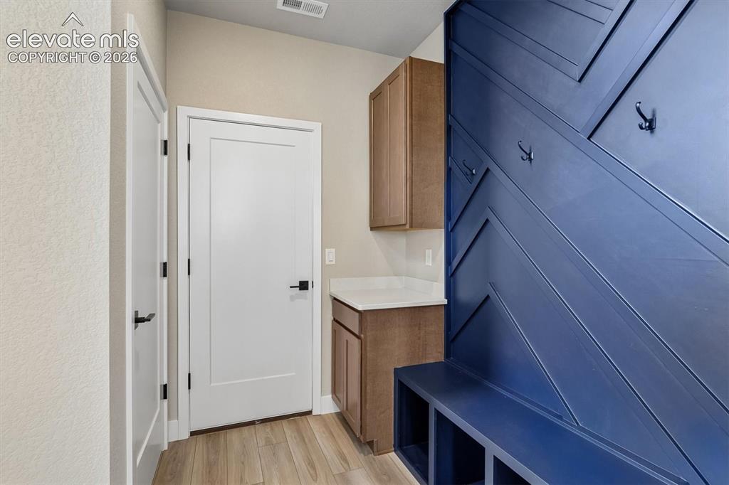 Image 15 of 22: Mud Room