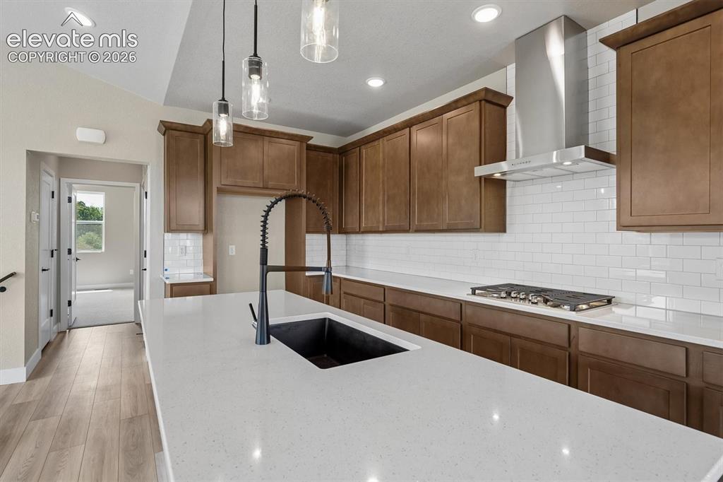 Image 7 of 22: Kitchen