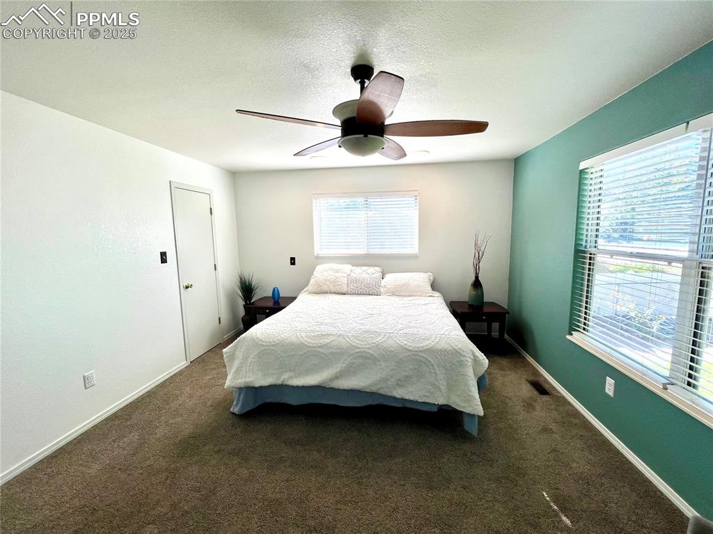Image 15 of 28: Bedroom