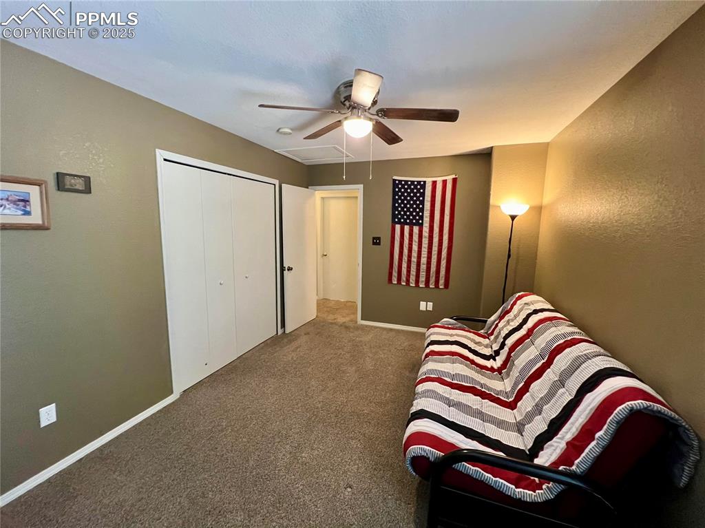Image 19 of 28: Sitting Room
