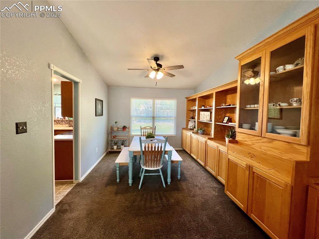 Image 3 of 28: Dining Area