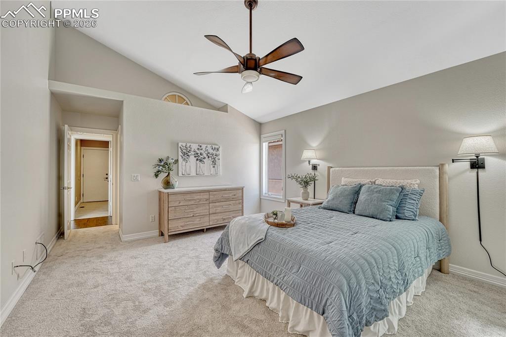 Image 21 of 50: Bedroom