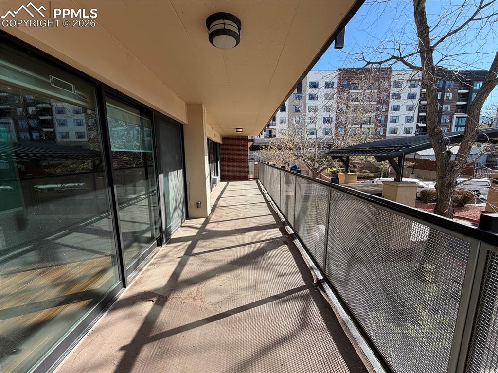 Image 14 of 25: Bedroom