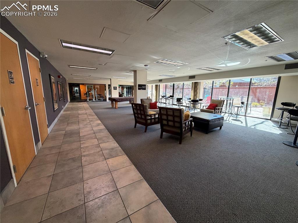 Image 18 of 25: Balcony