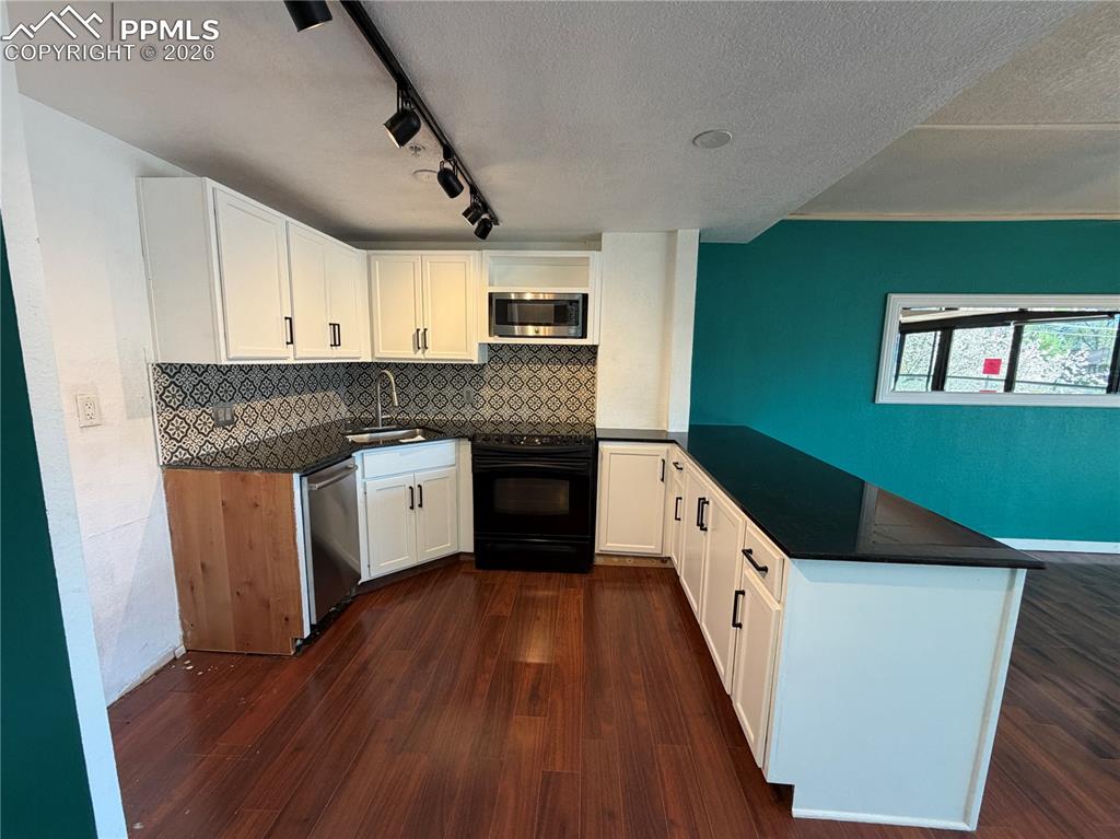 Image 2 of 25: VA CONTRACT