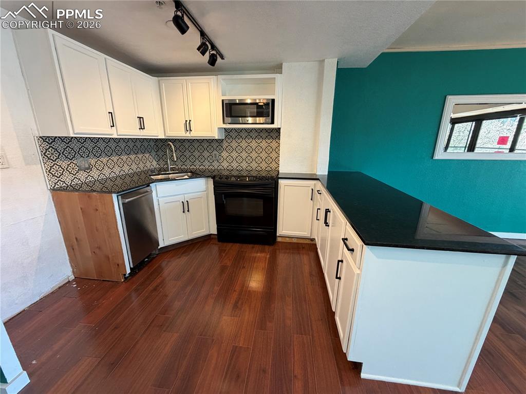 Image 4 of 25: HOW SO SUBMIT A FILE